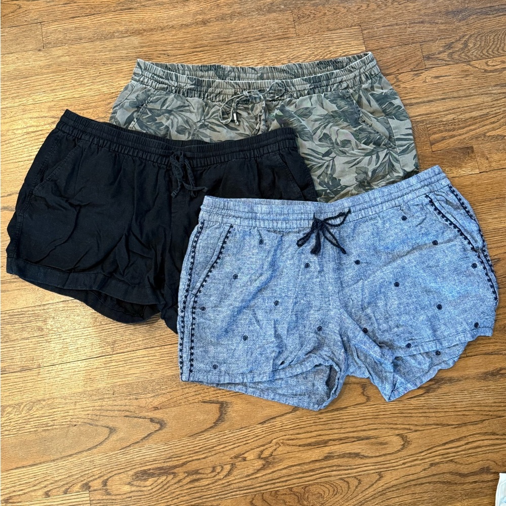 Old Navy Women’s 3-Pack Athletic Shorts - Black, Olive Camo & Chambray Blue